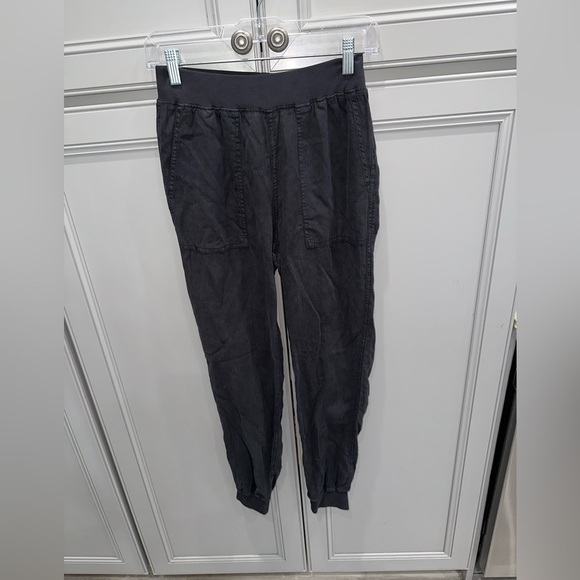 Faherty Women’s linen blend Arlie Day Joggers in washed black size XS - Picture 8 of 13